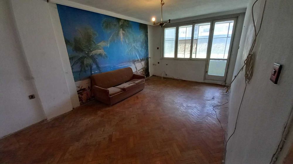 Продава се Двустаен апартамент в Разград, Бели Лом - 69 кв.м за 1522 €/кв.м - Снимка #1