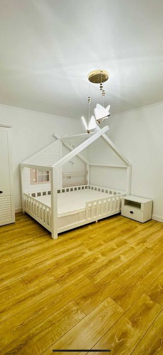 Pat tip căsuța din lemn