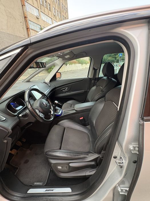Renault  Grand Scenic Bose Edition