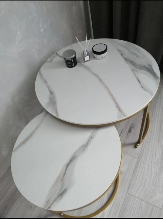 Деревянный журнальный столик с мраморной