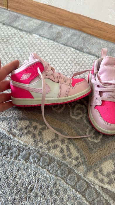 Детские кроссовки Air Jordan 1 Mid