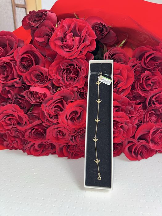 Золотой браслет продается