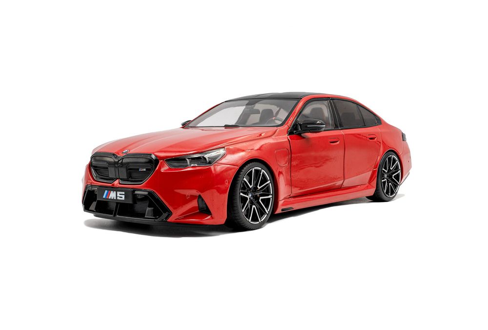 *Precomanda Macheta auto BMW M5 – FIRE RED – 2025 1:18 Solido
