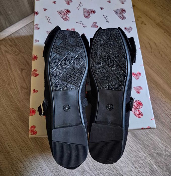 Balerini cu fundițe și scai