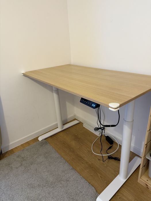 Birou reglabil electric pe inaltime
