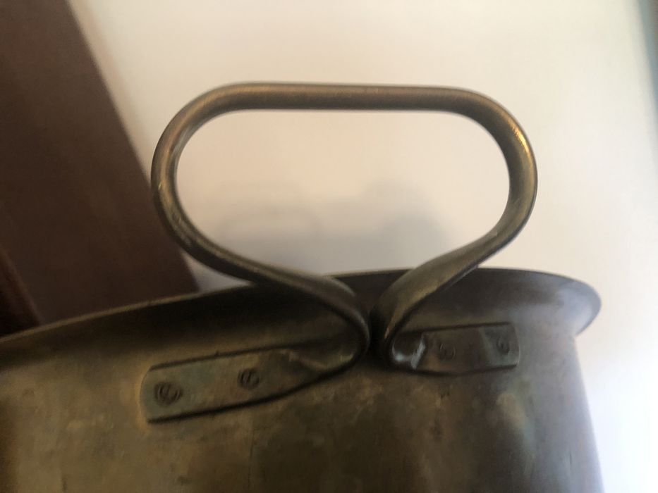 Castron,cratita,vas, ceaun din alama ,cu  manere nituite, 7 litri