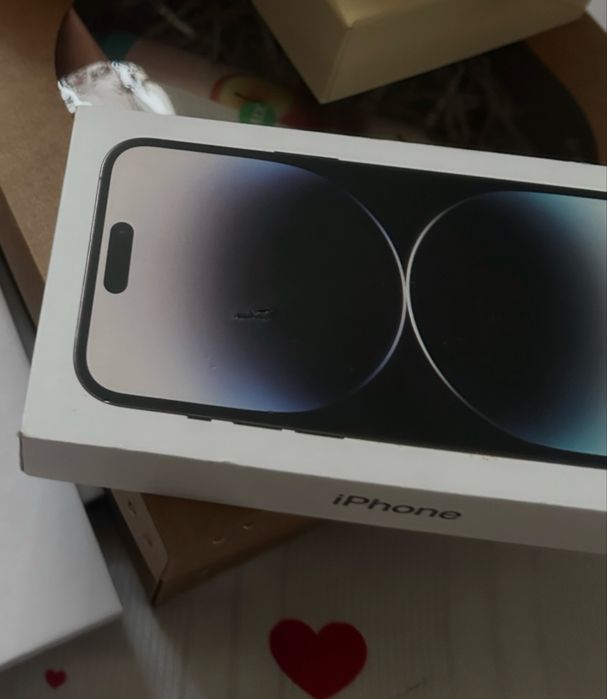 Ipohene 14 pro max 256gb sim karta ham va esim ham bor