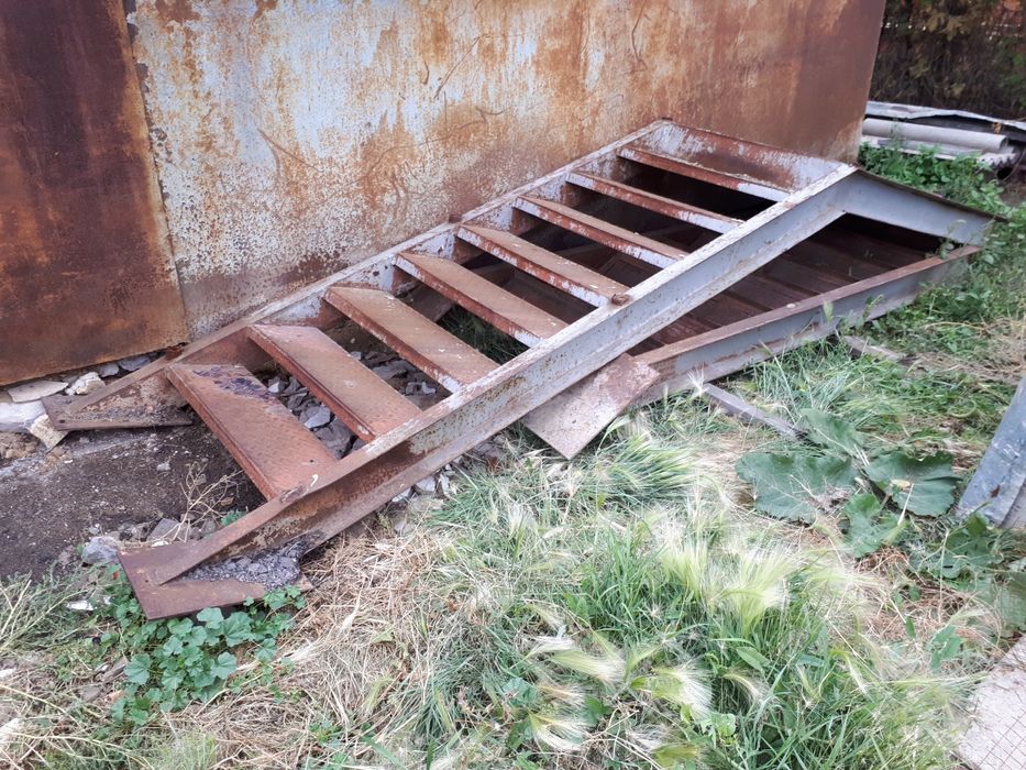 Лестница металлическая