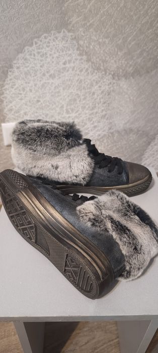 Продам кеды зимние. 36-37 размер.