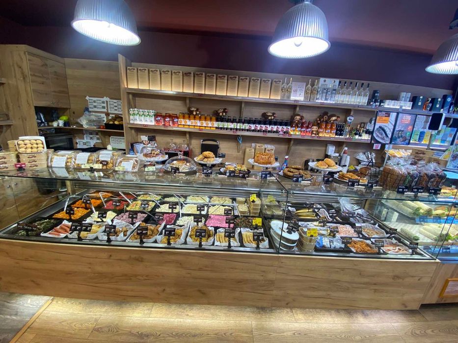 Щандова хладилна витрина Елеганс