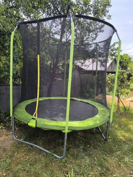 Vând trambulina Spartan