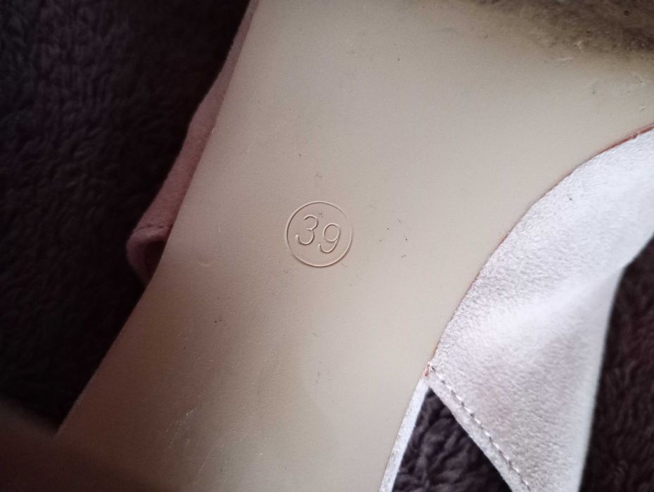 Дамски обувки от естествен велур