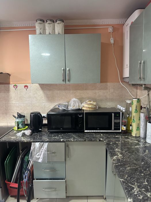 Продам кухонный гарнитур б/у