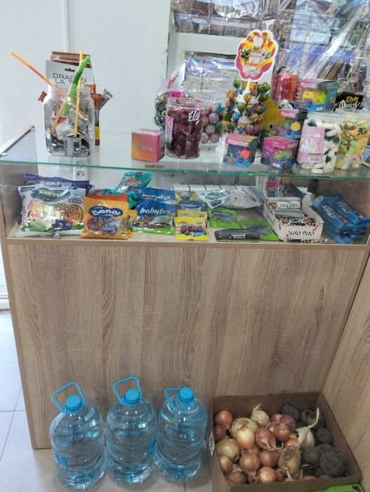Продам витрины новые