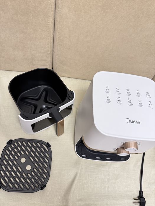 Продам аэрогриль Midea 1600