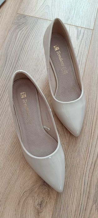 Лачени обувки на ток цвят бежово 37 номер Tendenz