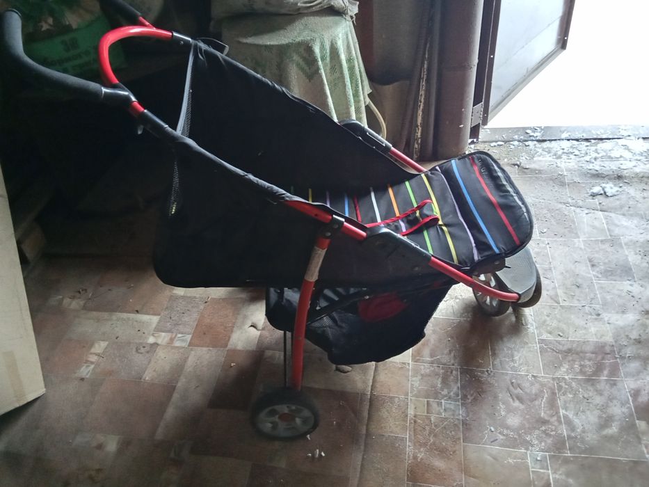 Продам коляску детскую и стульчик