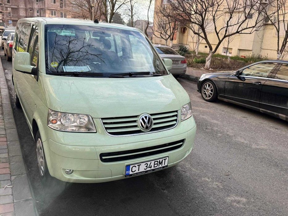 Volkswagen Transporter Caravelle 8locuri 2.0Tdi, model lung