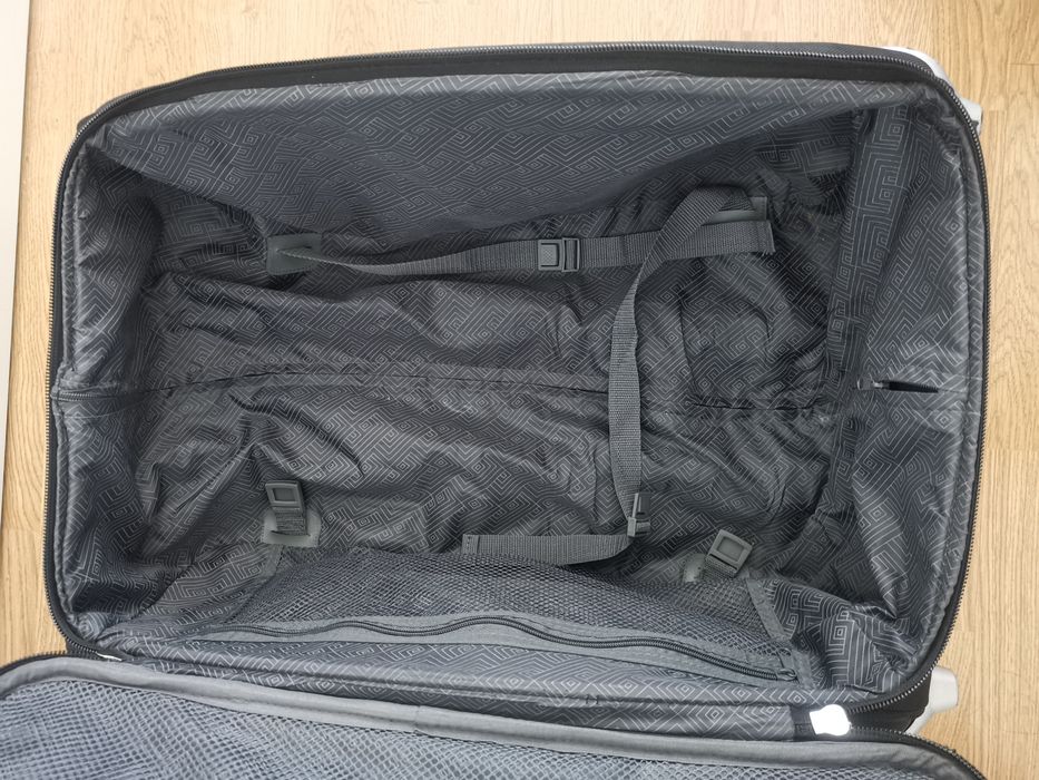 Kуфар с колелца 60 л. със забележка