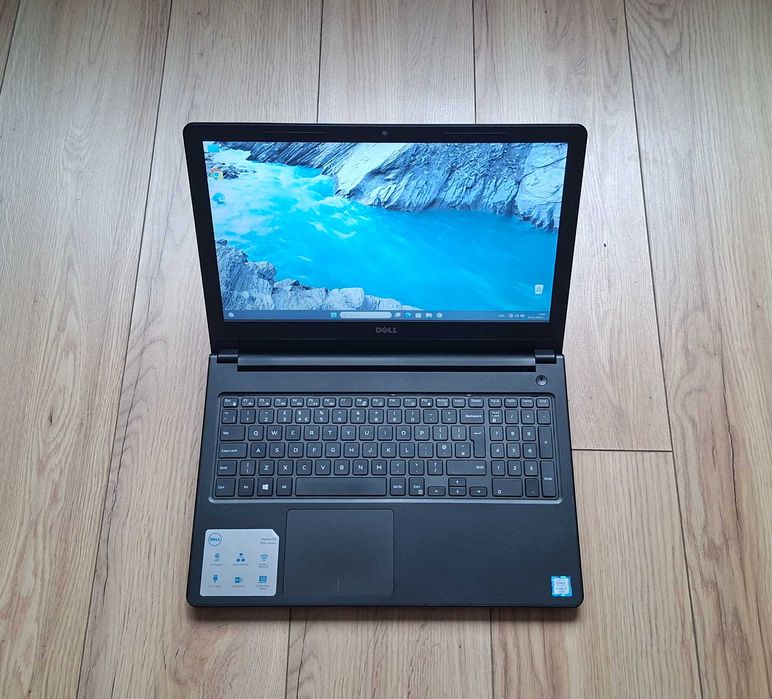 15.6' Dell Vostro Intel Core i3-6100u/8GB DDR4/256GB SSD/Intel HD 520