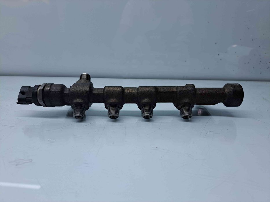 Rampa injectoare Opel Zafira C (E75) Combi [Fabr 2011-2017] 55576177 2