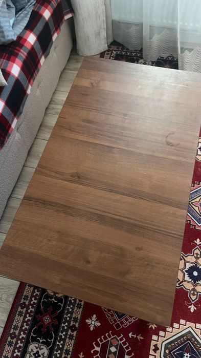 Стол журнальный .