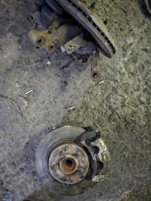 Fuzeta Dreapta stânga Fata Chevrolet Captiva - 2.0d - 2007 cu disc