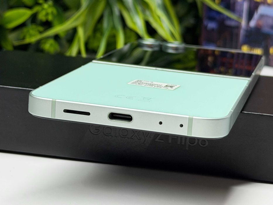 Samsung Z Flip6 512GB Mint Гаранция