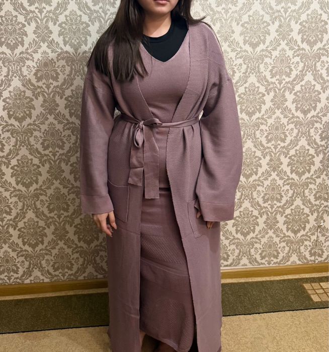 платье,темно розового цвета