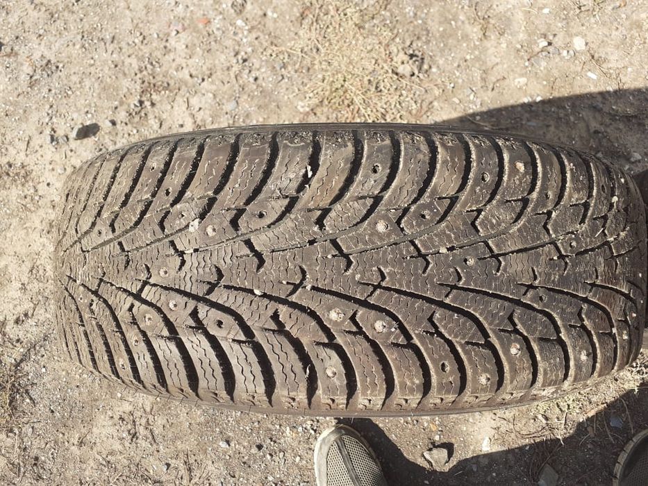 Продам резину на бмв