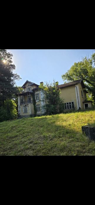 Завод в гр,Плачковци 36декара,6000кв халета 20евро с ддс на квадрат