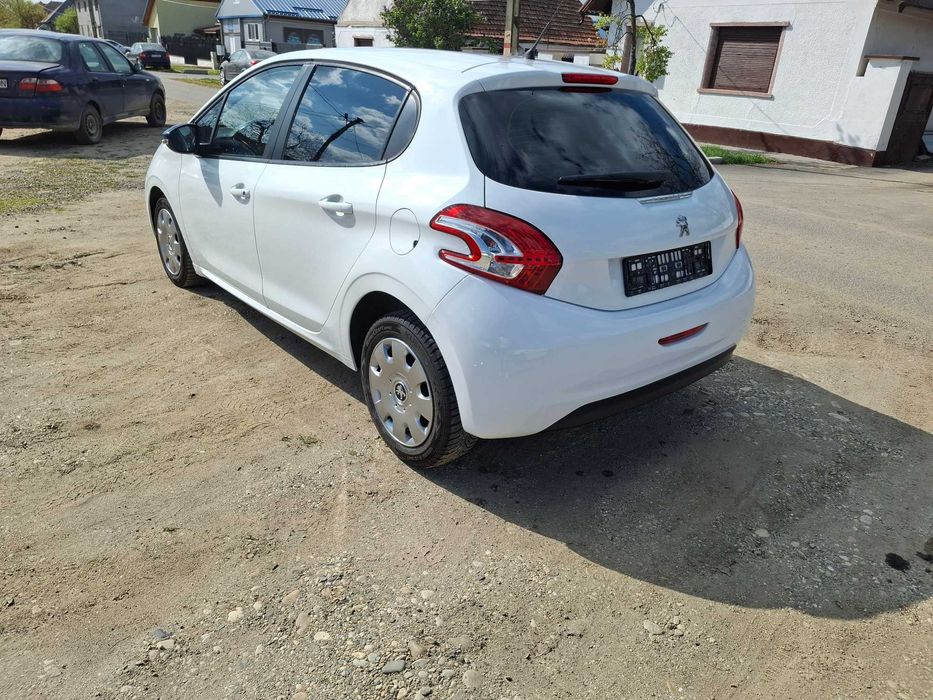 Peugeot 208 1.0i an 2015