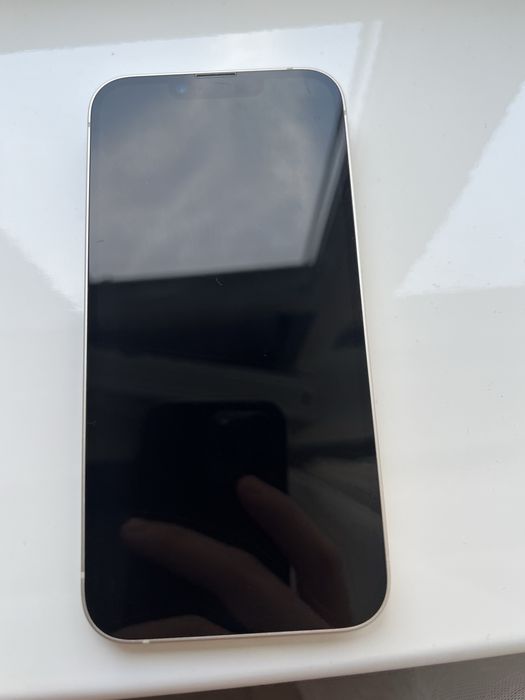 Продам iPhone 14, 128 ГБ, белый цвет