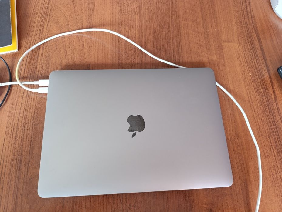 Apple MacBook air 13 intel core i3 2020