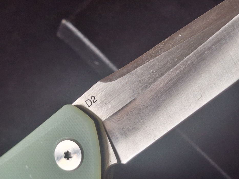 Сгъваем нож-стомана D2