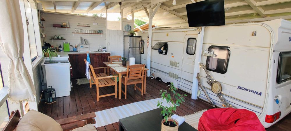 Каравана под наем в къмпинг Китен на метри от водата и пясъка