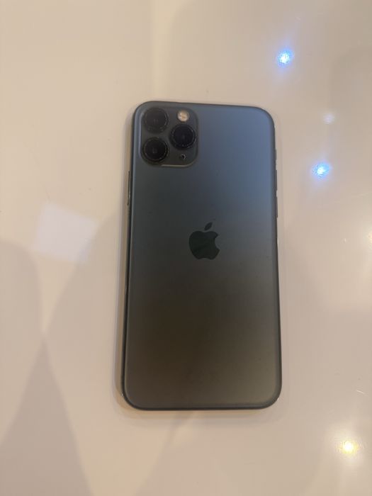 Iphone 11 pro 83% baterie
