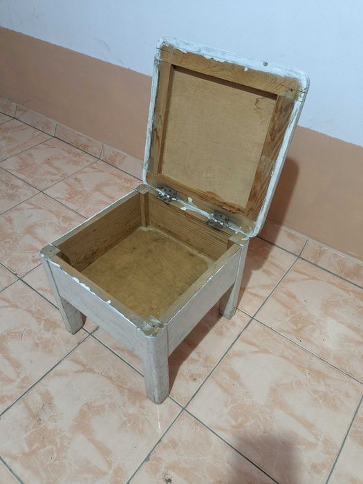 Табуретка сундук, стул.