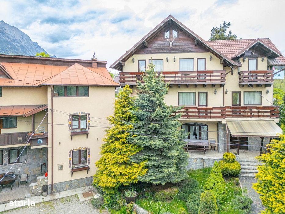 Proprietate deosebită de vânzare în Bușteni - Pensiune + Duplex