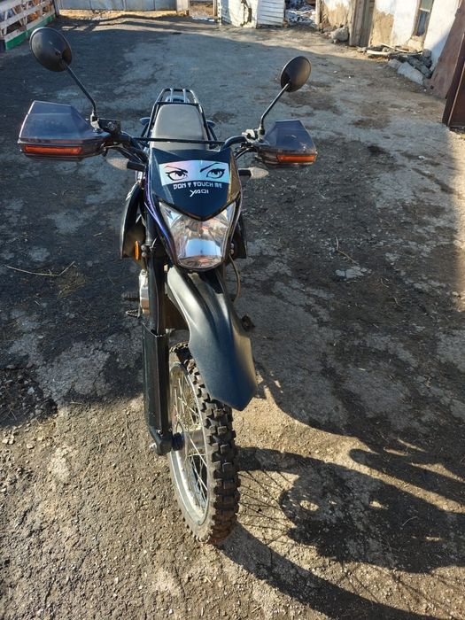 Продам мотоцикл. Эндуро 250 кубиков.