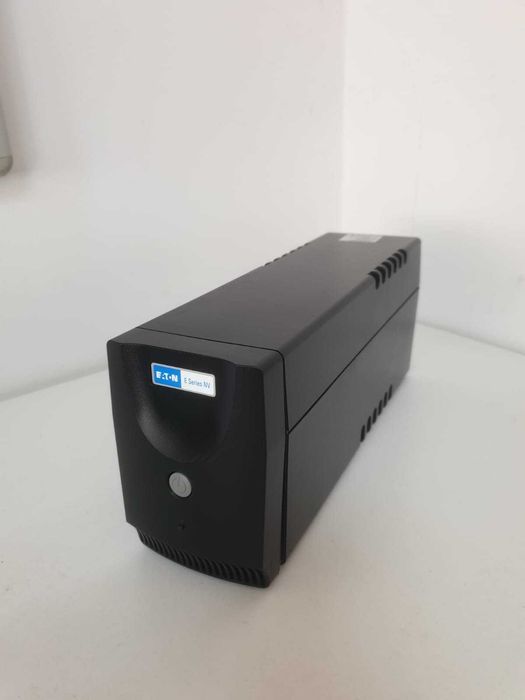 UPS  Источник бесперебойного питания