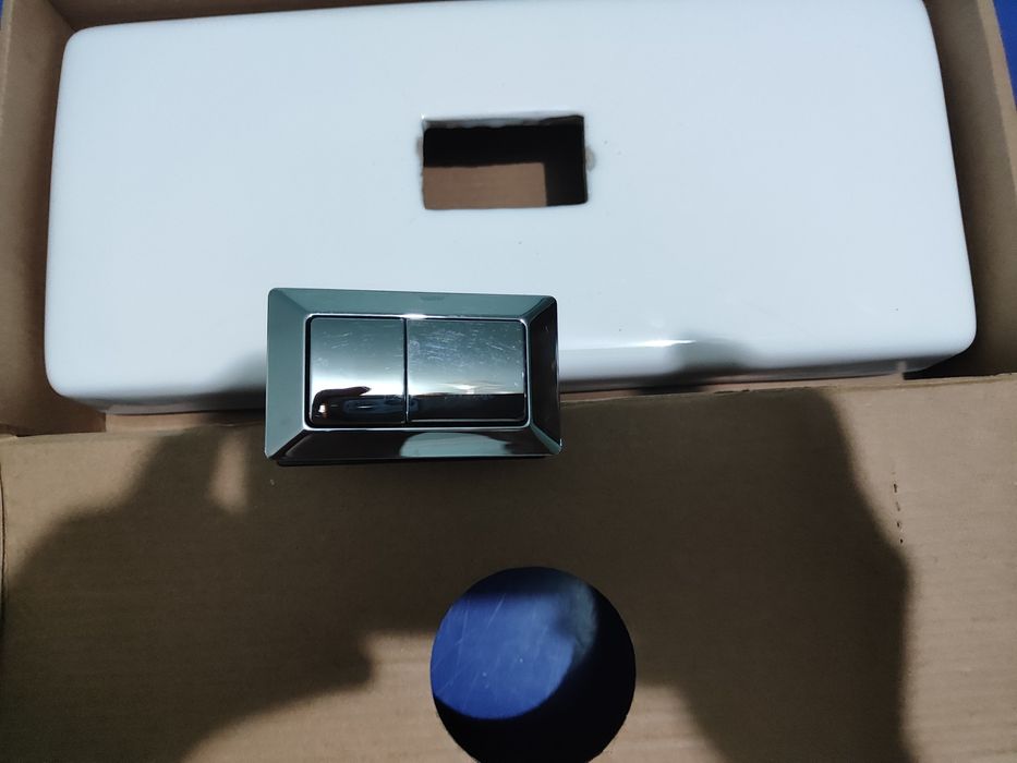 Продаются крышки от унитаза в идеальном состоянии новые