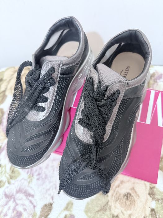 Sister stars фирма кроссовкаси 200 минг