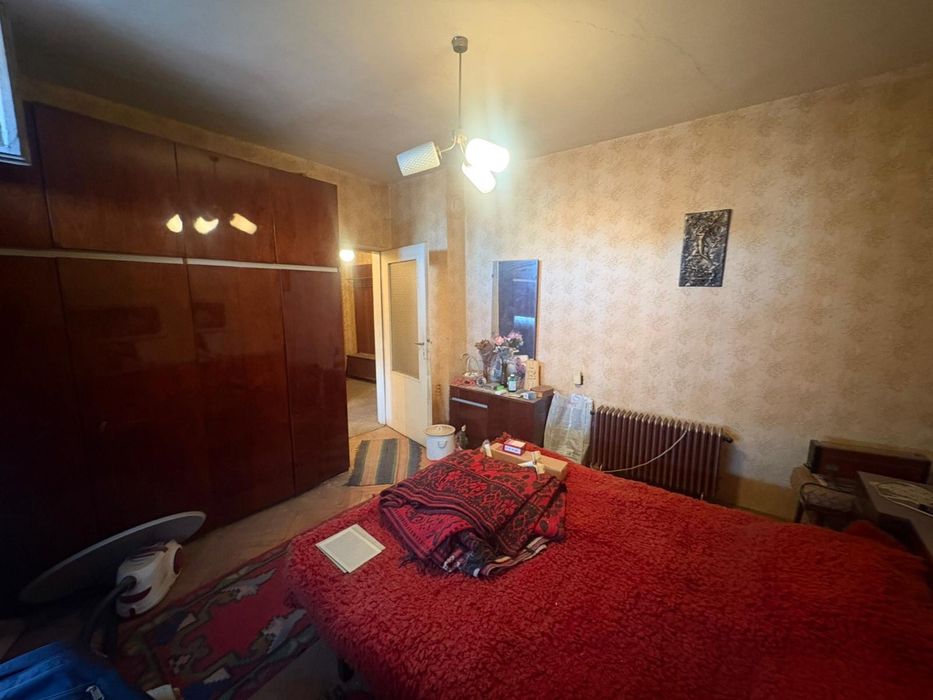 Продава се Двустаен апартамент в Търговище, Център - 71 кв.м за 984 €/кв.м - Снимка #2