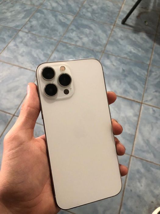 Продам айфон 13про макс