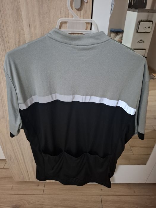 Vând tricou ciclism diferite culori și mărimi!