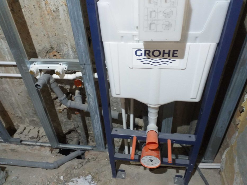 Instalatii sanitare incalzire in pardoseala.  sisteme complete H V AC