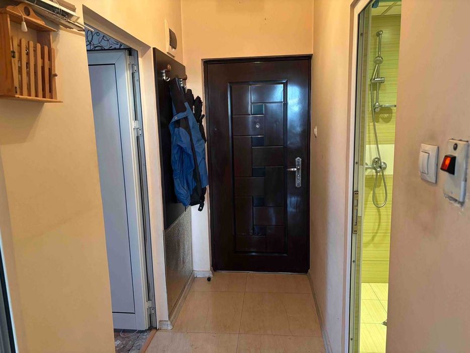 Продава се Двустаен апартамент в Казанлък - 66 кв.м за 8 €/кв.м - Снимка #6