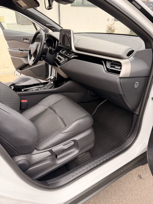 Toyota C-HR 2.0, JBL, 2024, BI-Tone