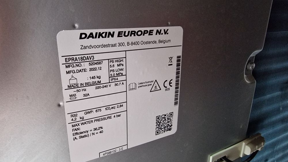 Високотемпературна Термопомпа 18kw Daikin Altherma 3H HT EPRA18 ETBH16